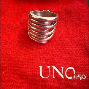 UNO Tornado ring